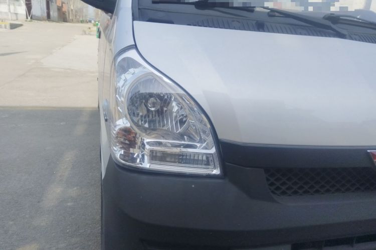 Used Wuling Rongguang Small Truck 2021 1.5L Base Version Double-Cab L3C Right Front Headlight