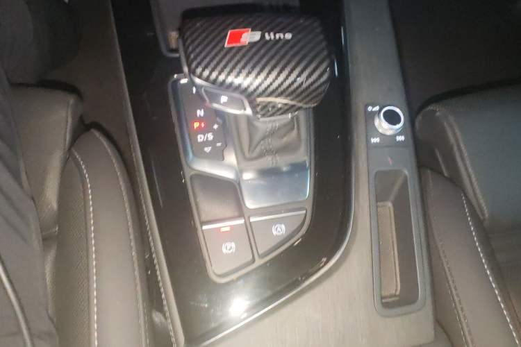 Used Audi A4L 2023 40 TFSI Luxury Dynamic Model