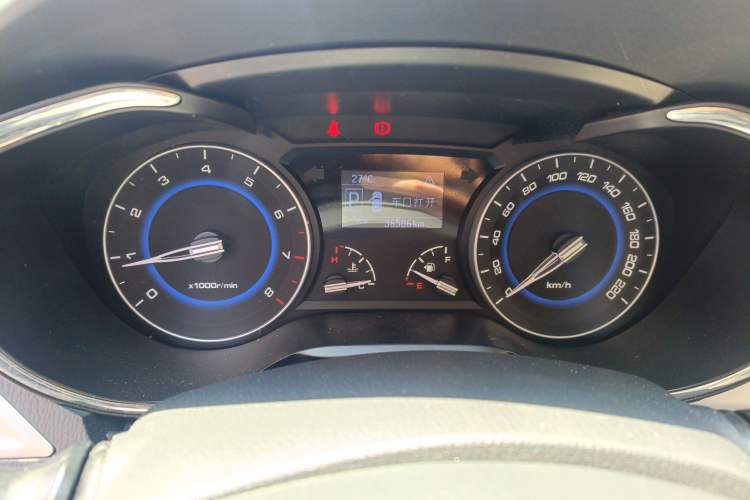 Used CHANGAN Alsvin V7 2015 1.6L Automatic Fun Model China IV Standard
