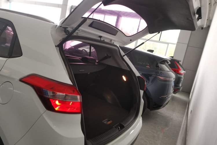 Used Hyundai ix25 2015 1.6L Automatic Two-Wheel Drive Smart GLS Trim Trunk