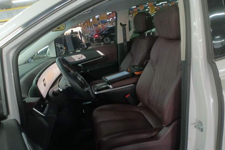 Used Buick Century 2023 2.0T Six-Seater Yinshi Edition