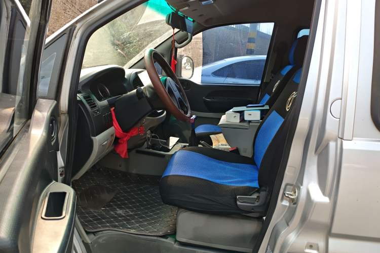 Used FORTHING Lingzhi 2016 V3 1.5L 7-Seater Standard Model China V Emission Standard
