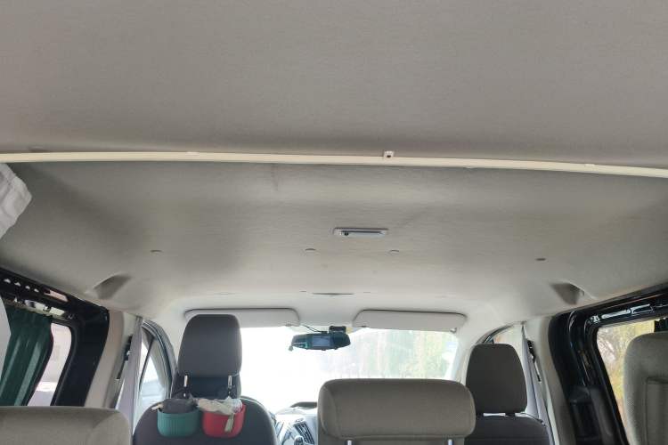 Used Ford Transit 2017 2.0T Diesel Multi-Purpose Commercial Vehicle Short Wheelbase Low Roof China V Standard