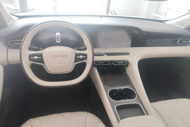 Used Roewe D7 2023 DMH 125km Flagship Edition Center Console