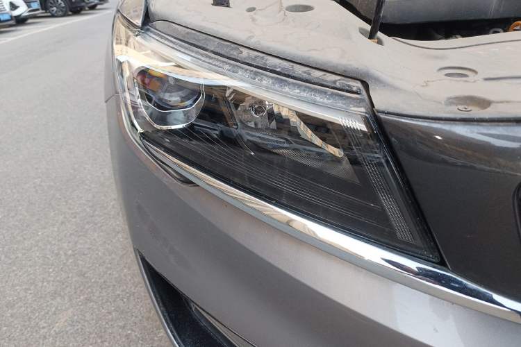 Used Geely Auto Jiajie 2021 1.8TD DCT Comfort Model Right Front Headlight