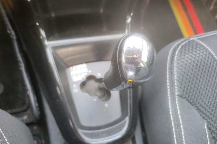 Used Brilliance H230 2012 1.5L AMT Sunroof Version
