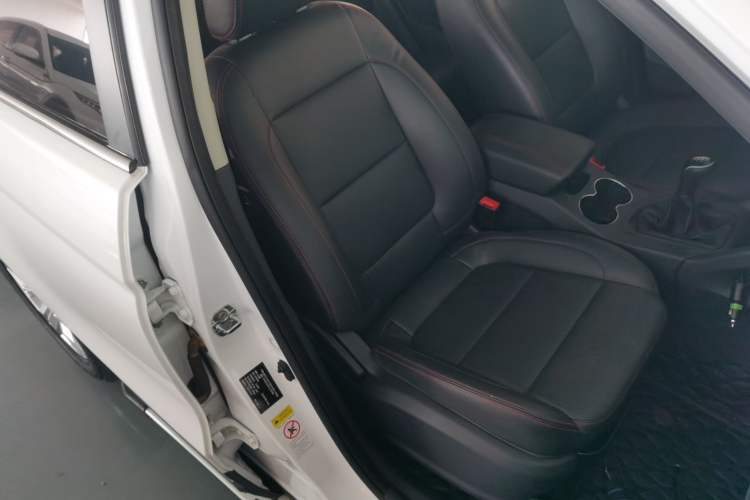 Used CHANGAN CS75 2014 2.0L Manual Luxury Version China V Standard