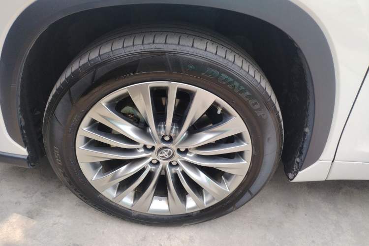 Used Toyota Highlander 2022 Dual-Engine 2.5L Four-Wheel Drive Supreme Edition 7-Seater Left Front Wheel Hub