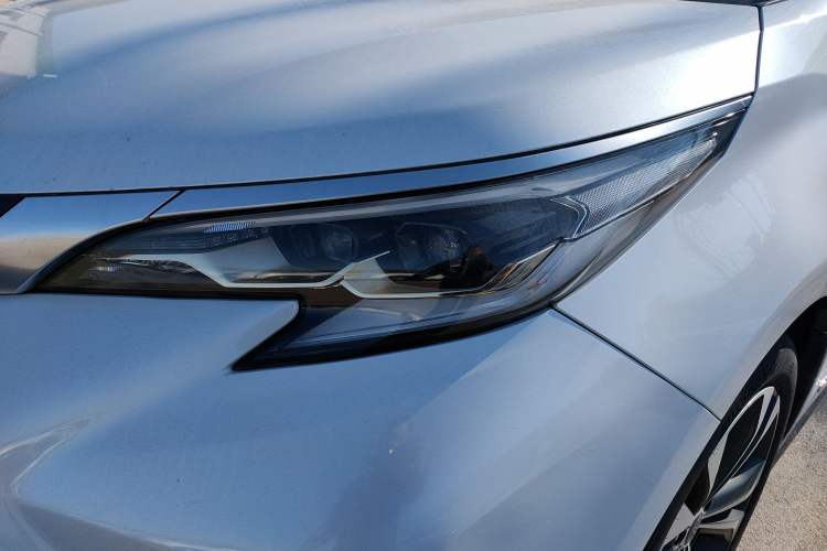 Used Toyota Granvia 2022 2.5L Hybrid Flagship Edition