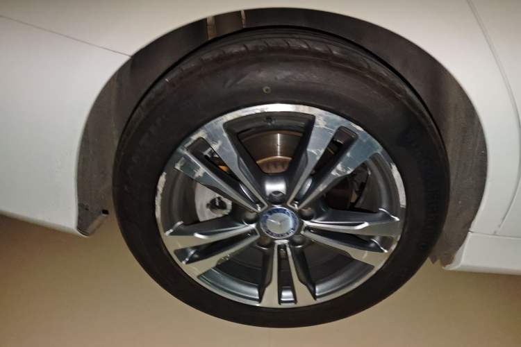 Used Mercedes-Benz C-Class 2016 C 200 L Sport Edition Right Rear Wheel Hub