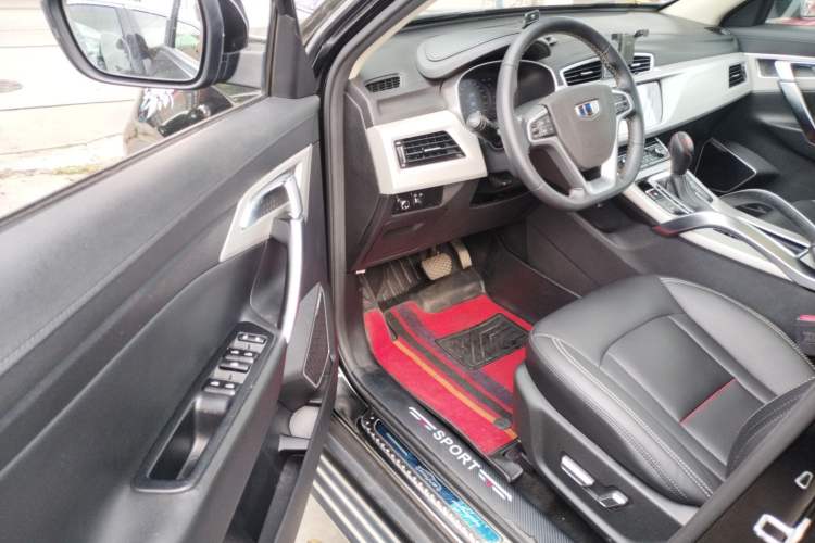 Used Geely Auto Emgrand X7 Sport 2018 1.8TD Automatic Two-Wheel Drive Smart Connect 4G Internet Edition Driver Seat