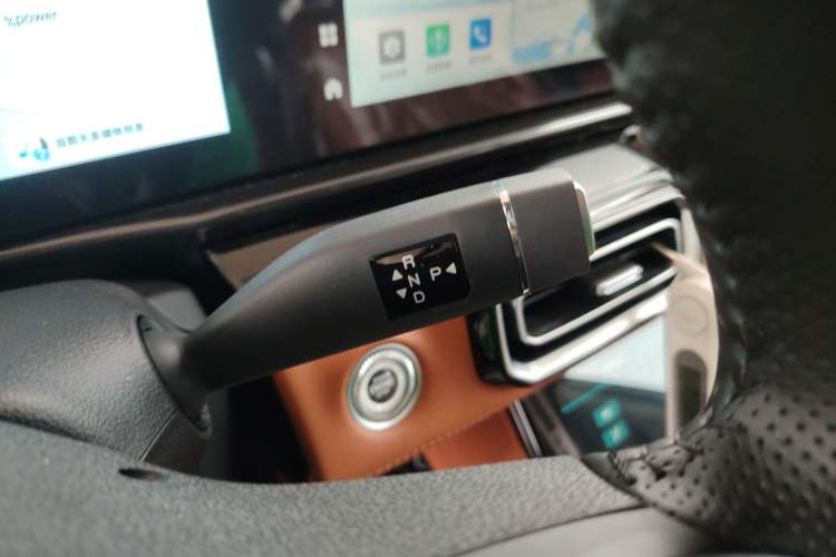 Used JETOUR Shanhai L7 2024 1.5T 120km MAX 5-Seater Gear Lever