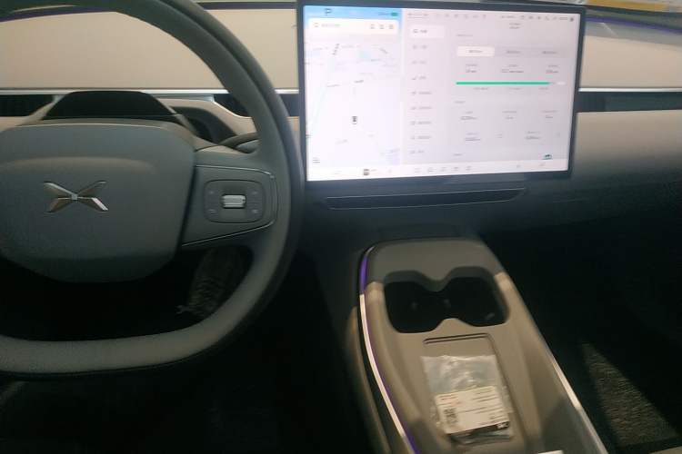 Used XPeng MONA M03 2025 600 with Ultra-Long Range Max Center Console