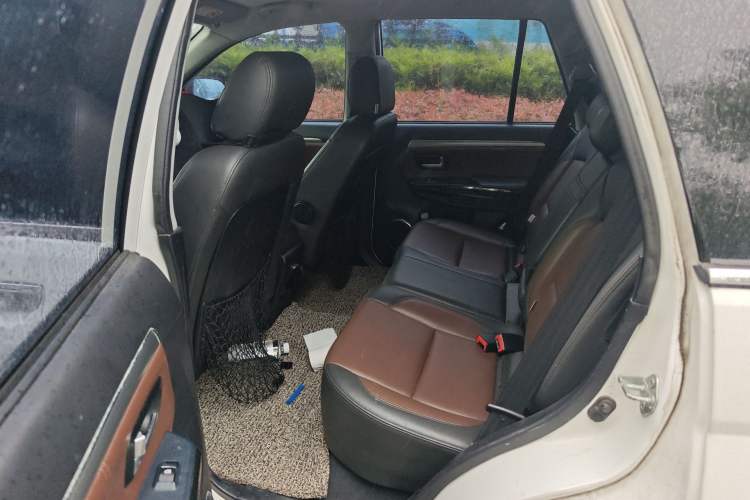 Used Haval H5 Classic 2016 Classic Edition 2.0T Manual Two-Wheel Drive Elite Model Left Rear Seat