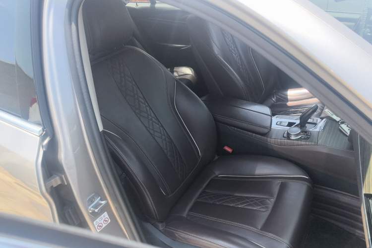 Used BMW 5 Series 2019 530Li Luxury Edition Premium Package
