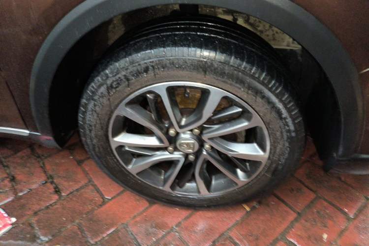 Used Baojun 730 2019 1.5T CVT Flagship Model 7 Seats China VI Emission Standard Right Front Wheel Hub