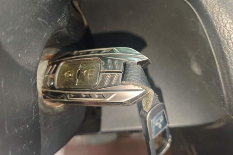 Used Mitsubishi Pajero 2016 3.0L Automatic Prestige Version China V Standard Vehicle Key