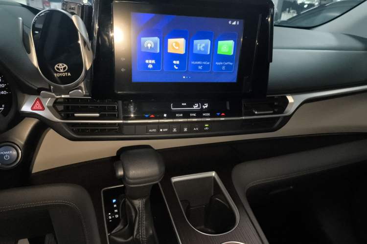 Used Toyota Granvia 2024 2.5L Hybrid Comfort Edition
