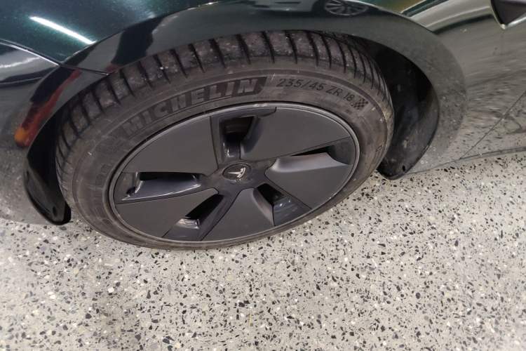 Used Tesla Model 3 2022 Rear-Wheel-Drive Version Left Front Wheel Hub