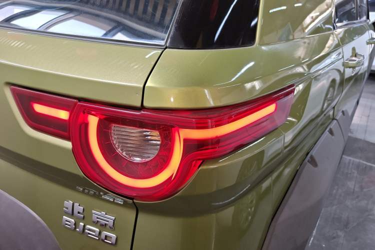 Used BAIC Off-Road BJ20 2016 1.5T CVT Luxury Model Right Rear Taillight