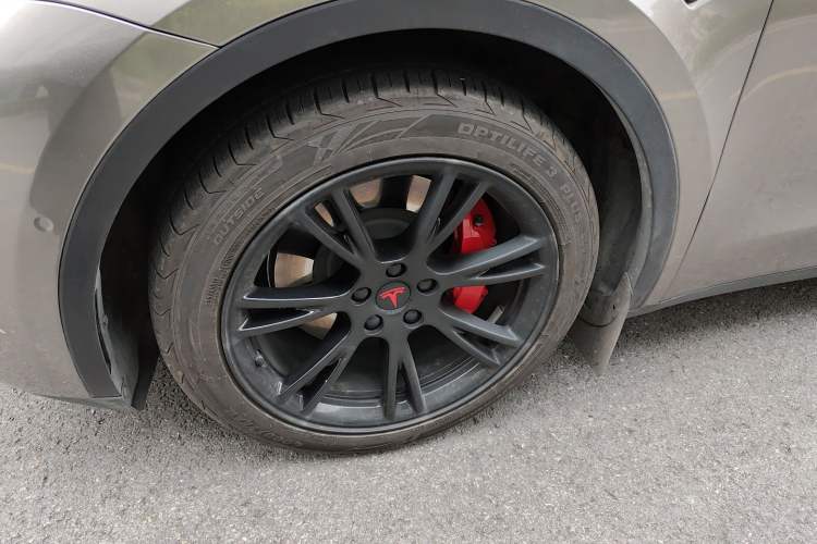 Used Tesla Model Y 2021 Long-Range All-Wheel-Drive Version