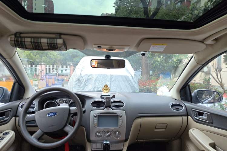 Used Ford Focus 2011 Hatchback 1.8L Automatic Fashion Edition
