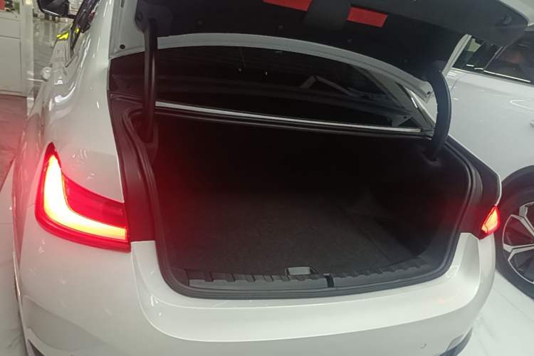 Used BMW i3 2024 eDrive 35 L
