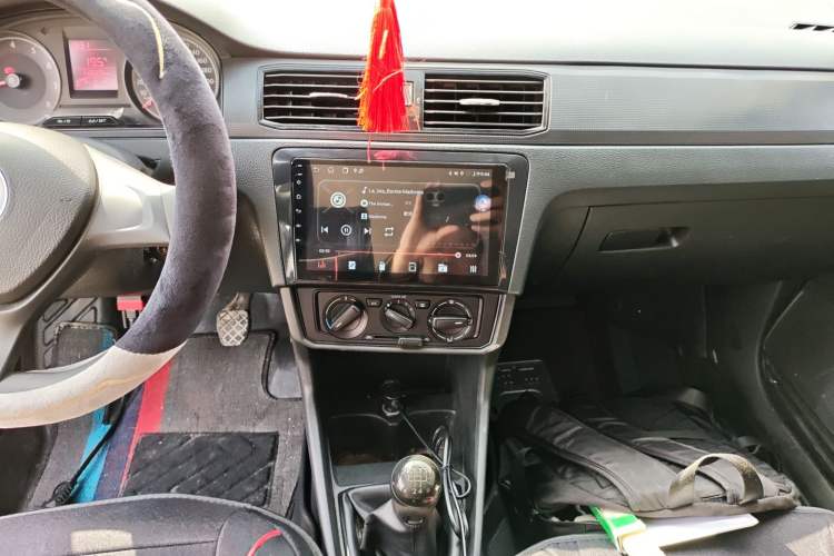 Used Volkswagen Santana 2016 1.4L Manual Fashion Edition Audio And AC Panel