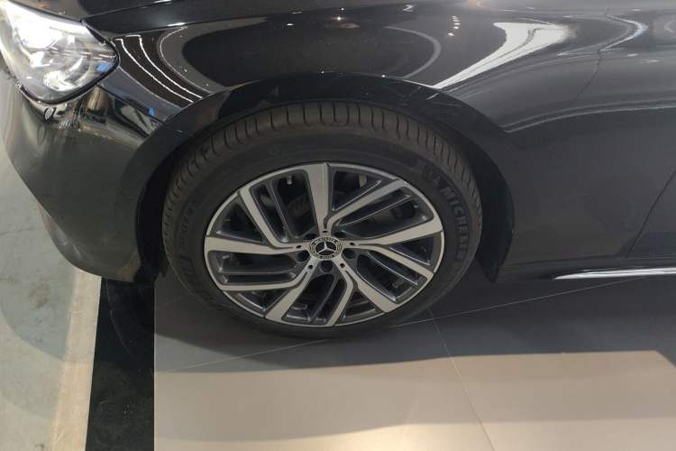 Used Mercedes-Benz E-Class 2024 Refresh E 300 L Stylish Edition Exterior 4