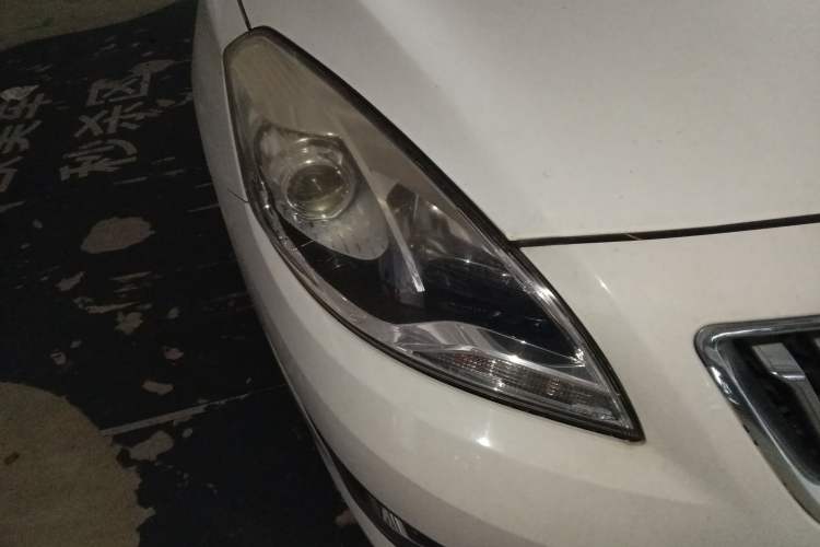 Used Haima Fumei 2015 1.6L Automatic Prestige Model Right Front Headlight