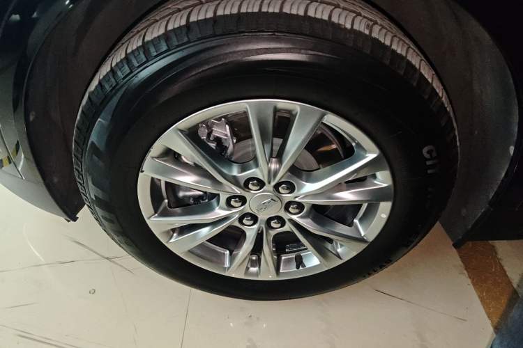 Used Cadillac XT5 2022 2.0T Two-Wheel Drive Luxury Version