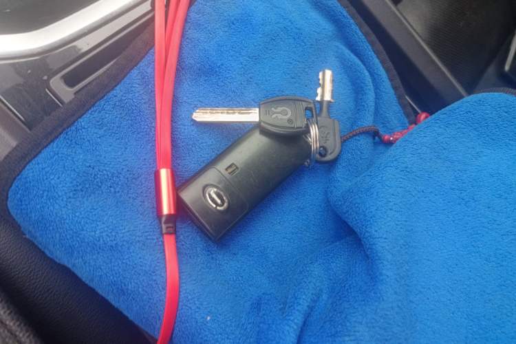 Used GAC Trumpchi GS8 2017 320T Two-Wheel Drive Luxury Smart Connectivity Version (7 Seats) Vehicle Key