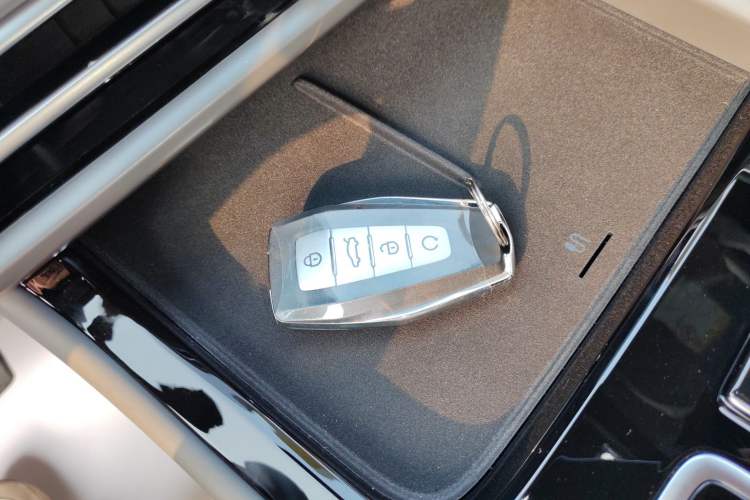 Used Geely Auto Emgrand X7 Sport 2026 Model 1.5TD Aspirational Vehicle Key