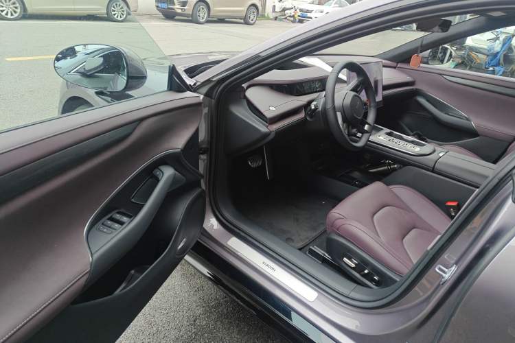 Used Xiaomi Auto SU7 2024 Four-Wheel Drive Ultra-Long Range Advanced Intelligent Driving Max Edition
