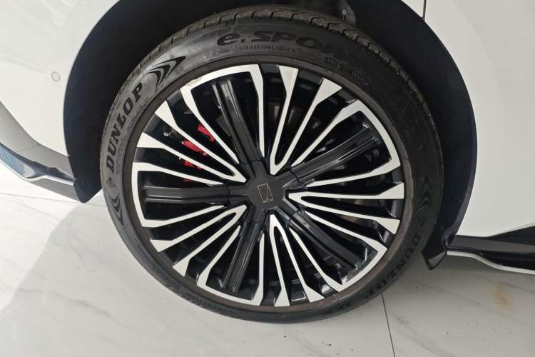 Used Avatr 12 2024 650 Three-Laser Four-Wheel Drive Performance Edition Right Rear Wheel Hub