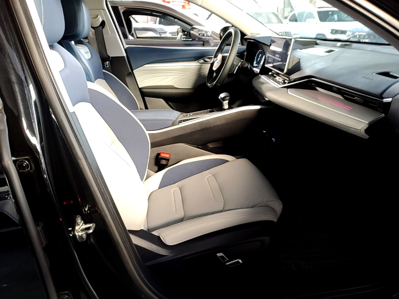 Geely Auto Preface 2023 2.0TD Prestige Version — снимка 19