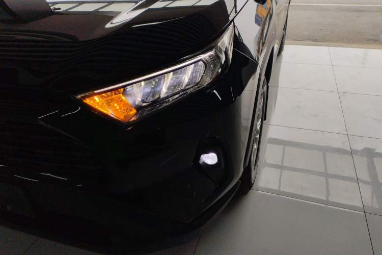 Used Toyota RAV4 2024 2.0L CVT Two-Wheel Drive Urban Edition
