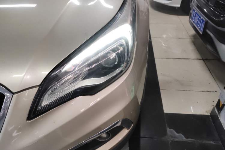 Used Buick Envision 2016 20T Two-Wheel-Drive Elite Model
