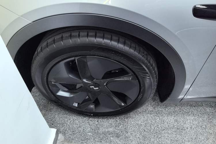 Used ONVO L60 2024 60 kWh Rear-Drive Version