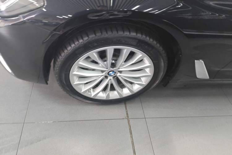 Used BMW 5 Series 2022 Restyled 525Li Luxury Package