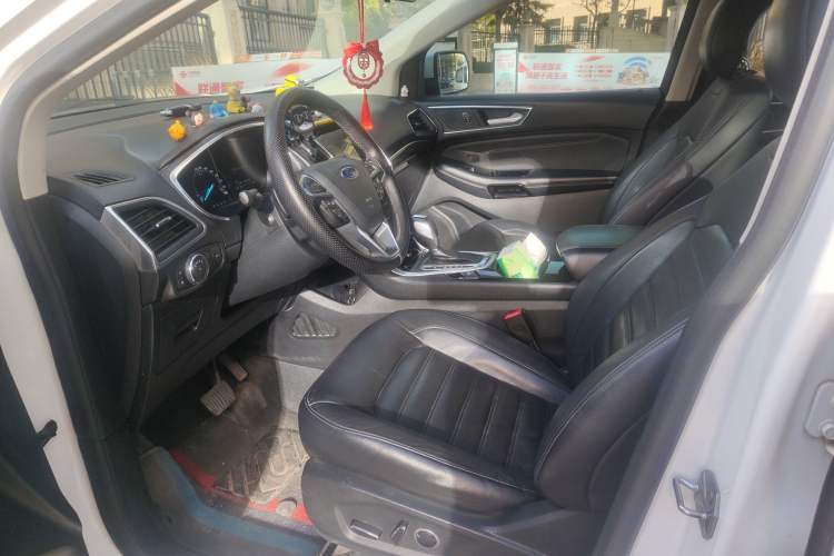 Used Ford Edge 2015 2.0T GTDi Two-Wheel-Drive High-Line Version
