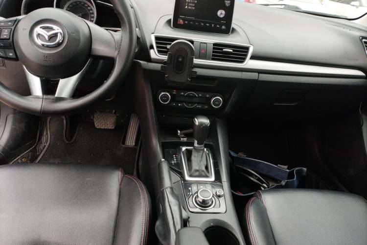 Used Mazda 3 Axela 2016 Sedan 1.5L Automatic Luxury Model