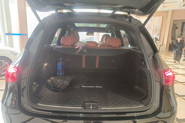 Used Mercedes-Benz GLC 2024 Facelifted GLC 260 L 4MATIC Luxury Version 5 Seats