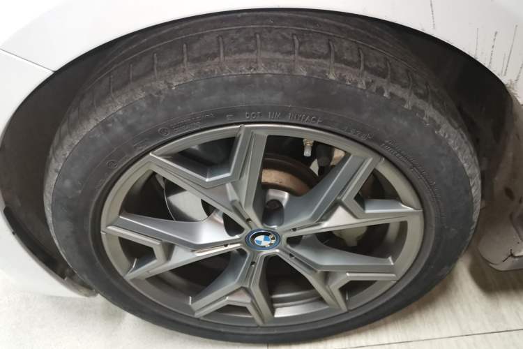 Used BMW i3 2022 eDrive 35 L Left Front Wheel Hub