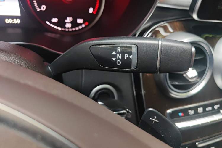 Used Mercedes-Benz GLC 2018 Facelifted GLC 260 4MATIC Dynamic Edition Gear Lever