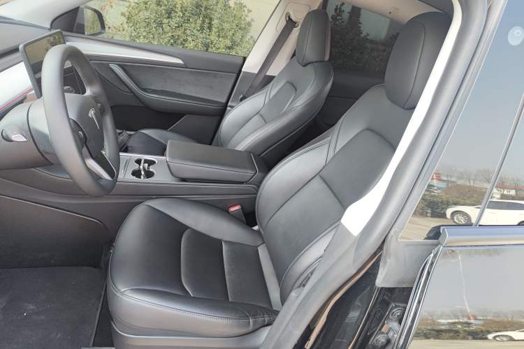 Used Tesla Model Y 2024 Rear-Wheel-Drive Version
