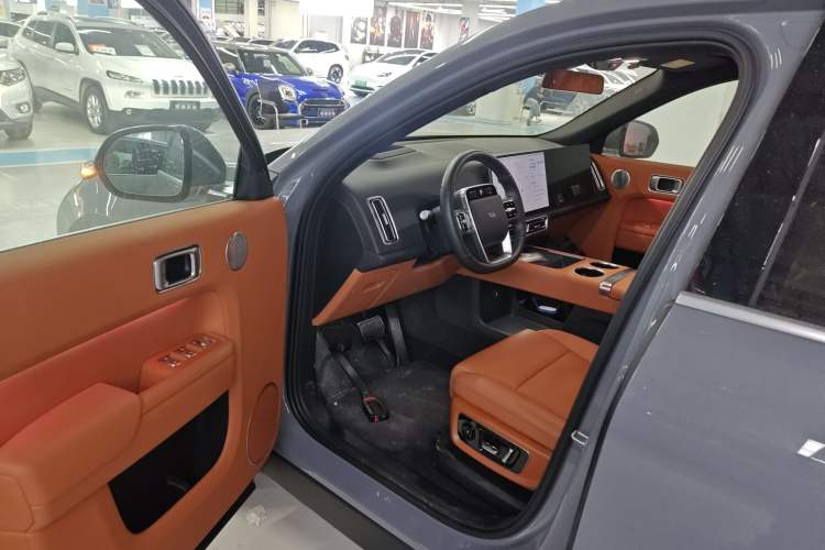 Used Li Auto L8 2025 Max Smart Refresh Edition