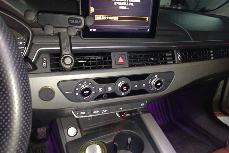 Used Audi A4L 2019 40 TFSI Ambition China VI Audio And AC Panel