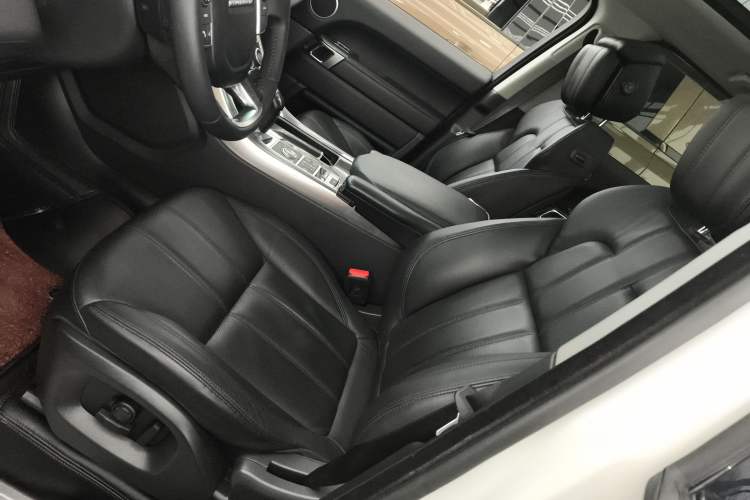 Used Land Rover Range Sport 2017 3.0 SC V6 SE Left Front Seat