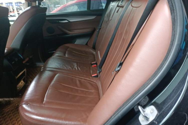 Used BMW X5  Left Rear Seat